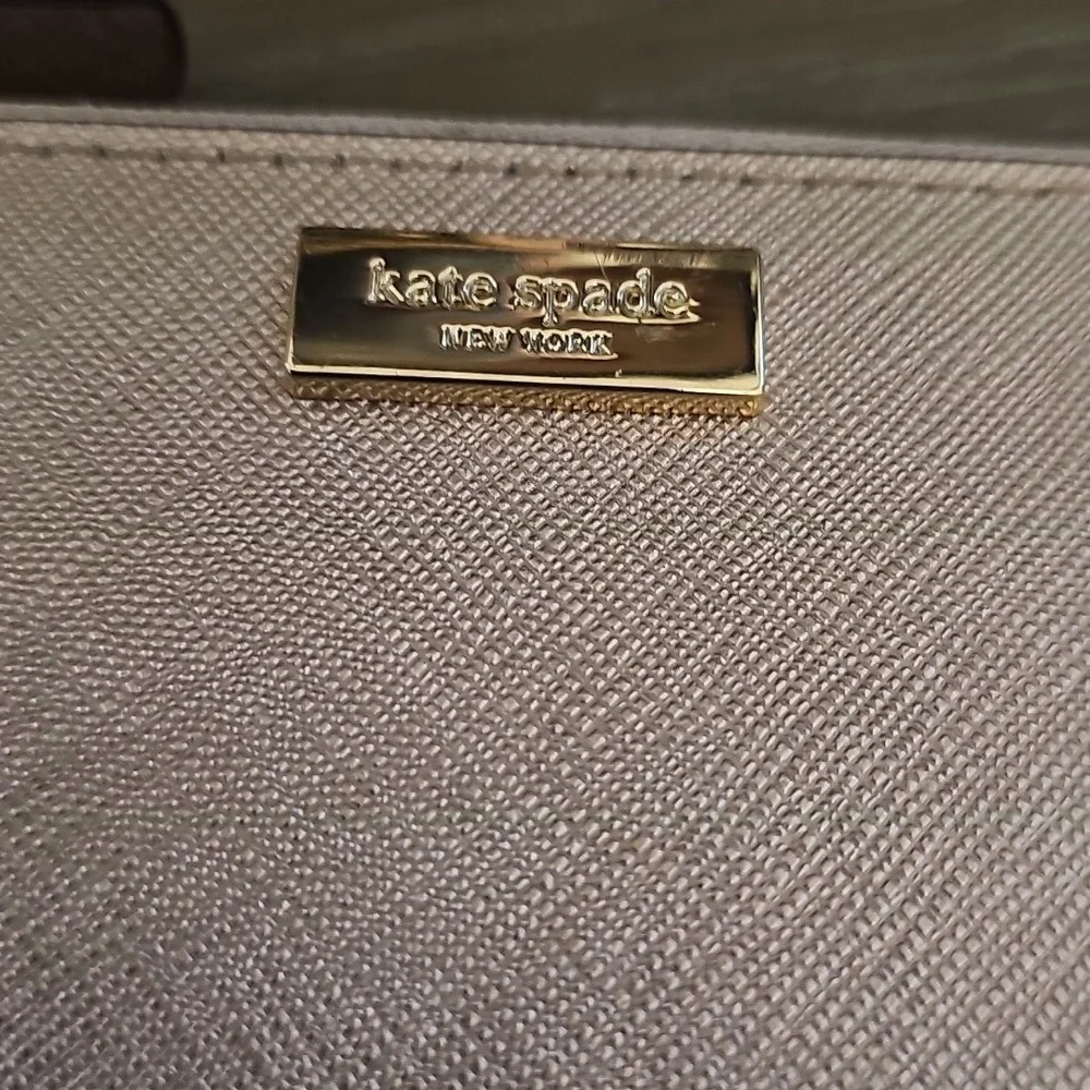 Kate Spade RoseGold Wristlet Clutch with Unbranded BEE HAPPY KEYCHAIN